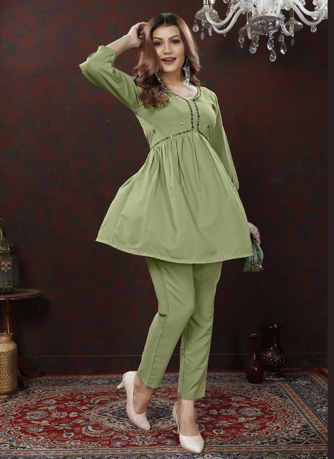 Maaza Cotton Light Green Casual Wear Embroidery Work Cord Set